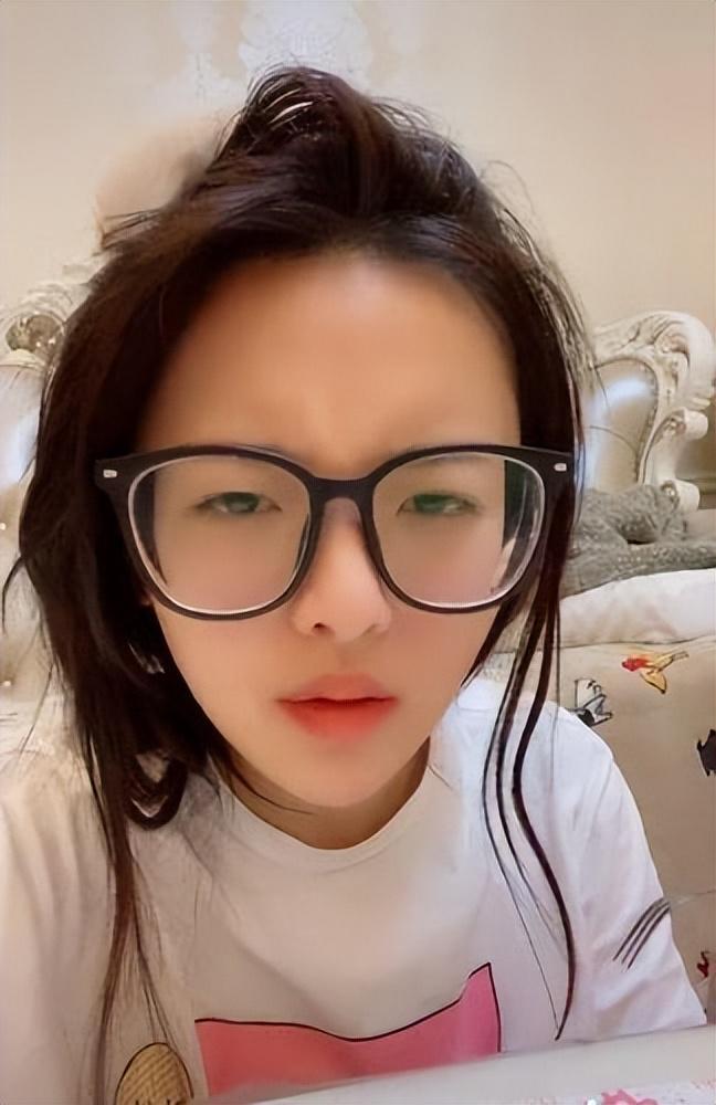 成包公舒淇满脸斑张予曦成无眉大侠开元棋牌明星卸妆大变样杨超越黑(图30)