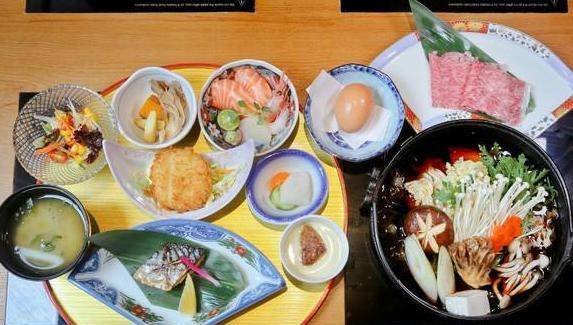 就能轻松做出美味不用去日料店吃了开元棋牌网站教你做日式寿喜锅在家(图5)